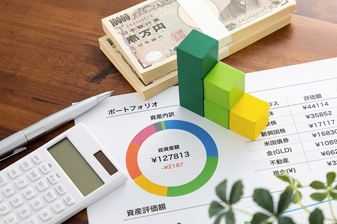 【年齢別】金融資産保有額の平均値と中央値の比較データ。20代・30代・40代のリアルな貯金事情と資産格差の現実。